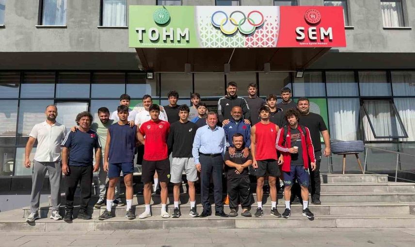 Keçiören grekoromen güreş takımı Kayseri'de hazırlık yapıyor
