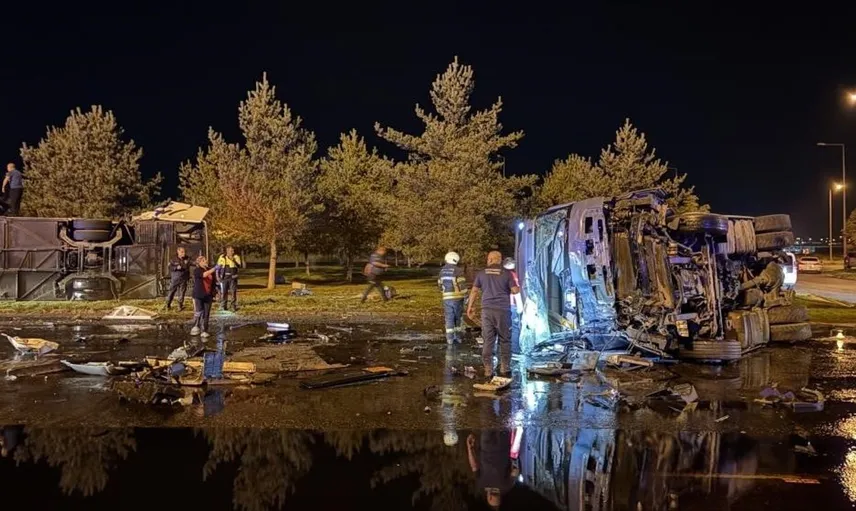 Kayseri'de bir trafik kazası daha: 39 yaralı, yangın tehlikesi aşıldı