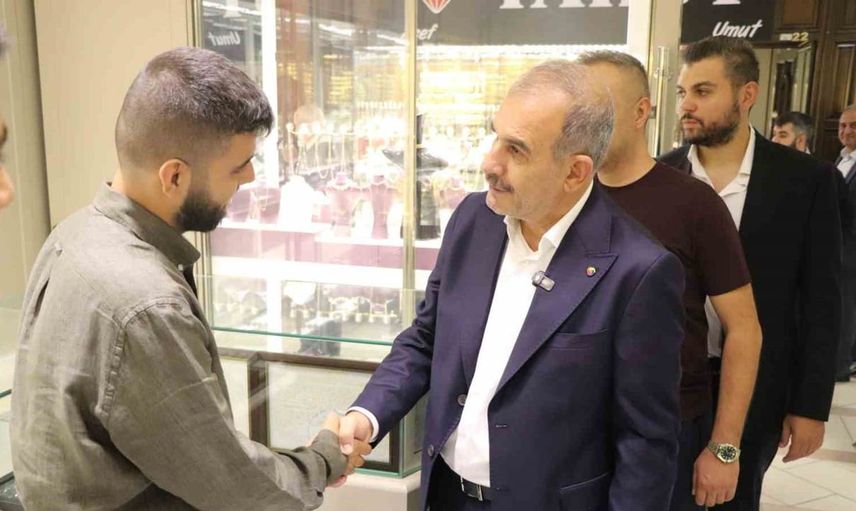 İdris Alan, Elazığ'da esnaflar ile buluşarak destek aldı