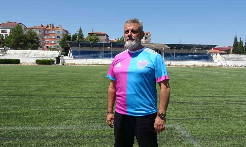 Burdur'daki Gazi Atatürk Stadyumu'nda yıkım çalışmalarına başlandı