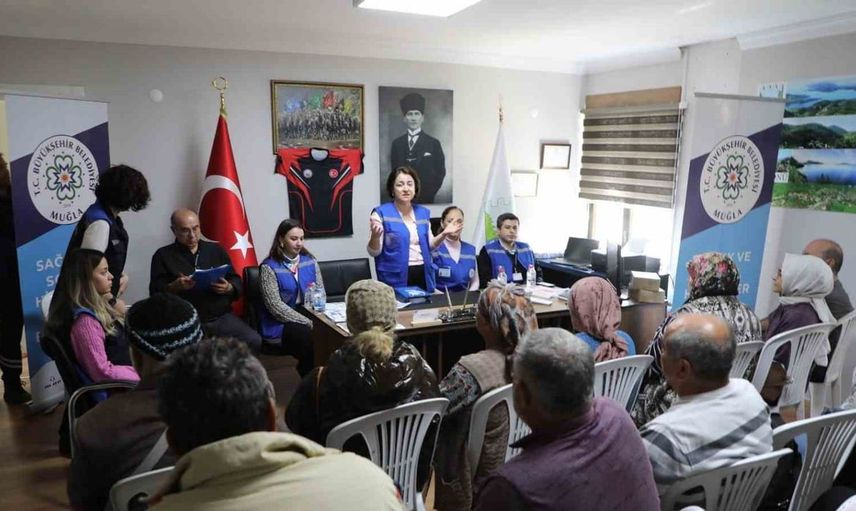 Meme kanseri farkındalığı için Hisarönü'nde eğitim düzenlendi