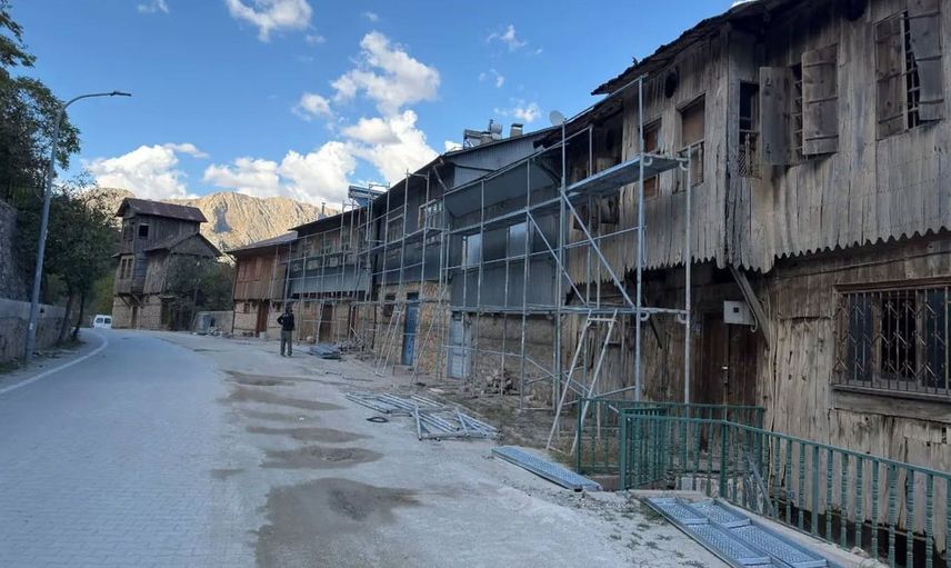 Kemaliye'de çevre düzenleme ve restorasyon projeleri tüm hızıyla sürüyor