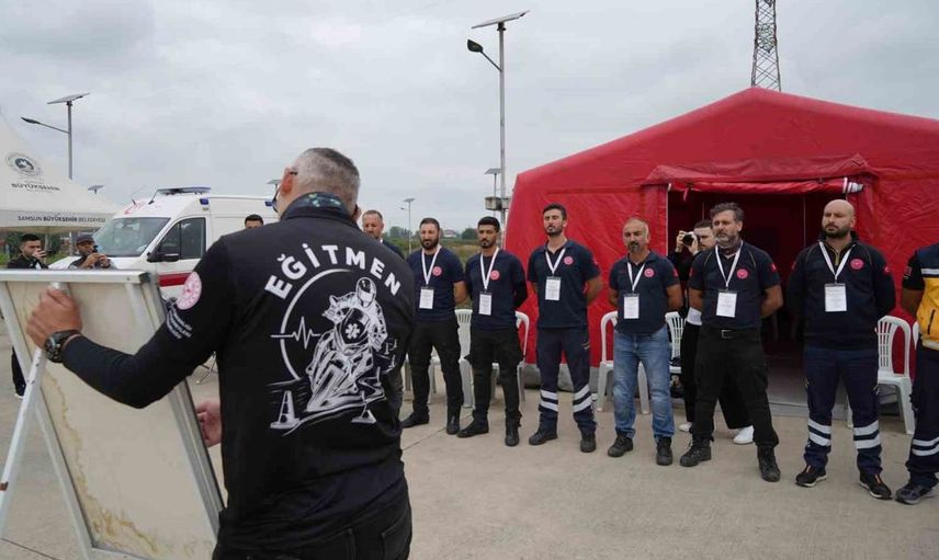 Motosikletli ambulanslar hızlı müdahale ile hayat kurtarıyor