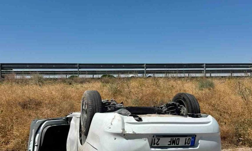 Ereğli'de bariyerlere çarpan otomobil takla attı: 5 yaralı