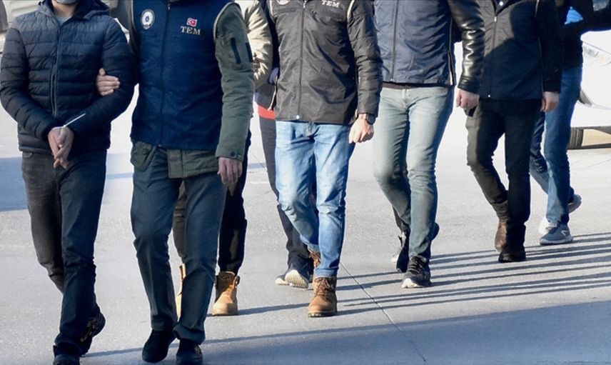 8 İlde Düzenlenen Operasyonlarda Kırmızı Bültenle Aranan 25 Kişi Yakalandı!