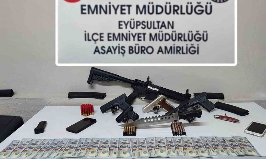 İstanbul'da silah ticareti operasyonunda çuvaldan tüfek çıktı: İki kişi tutuklandı
