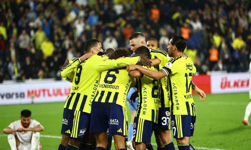 Fenerbahçe, Alanyaspor'u yenerek 10 maçlık seriyi sürdürüyor