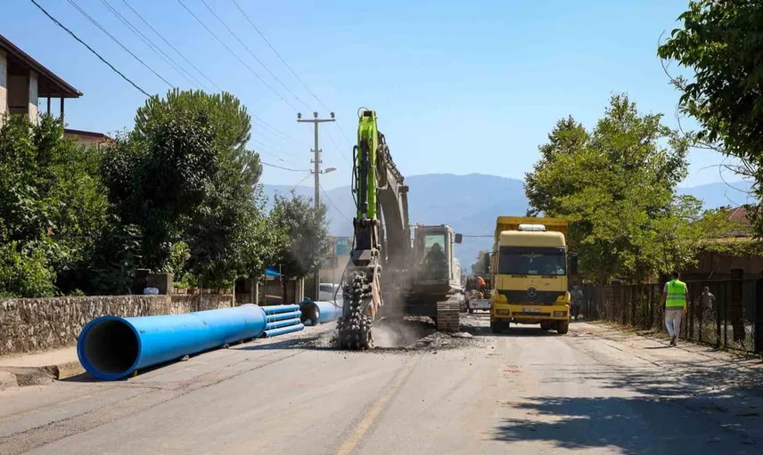 Akyazı’da altyapı için tarihi yatırım: 1 milyar TL’lik içme suyu projesi başladı