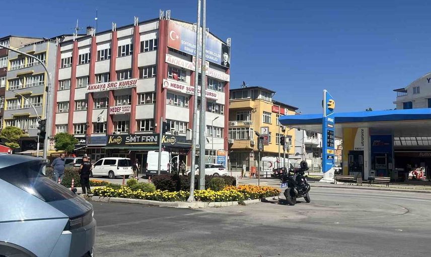 Burdur'da caddeye bırakılan şüpheli çanta patlatıldı: İçinden kadın kıyafetleri çıktı