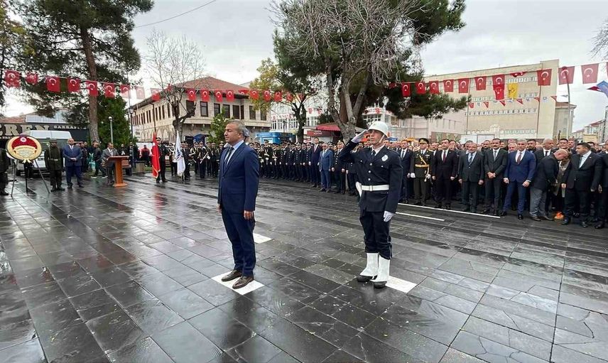 Karaman’da cumhuriyet bayramı coşkusu: Resmi törenle anıldı