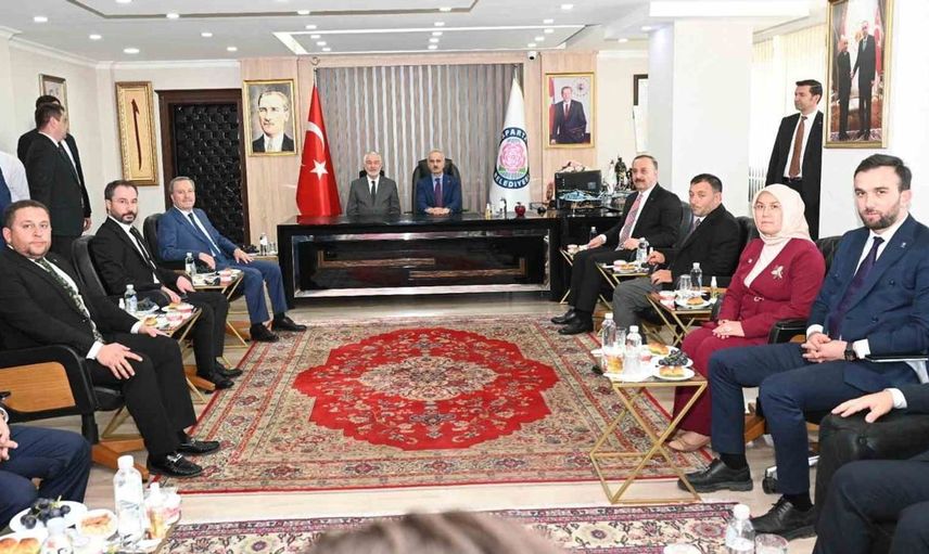 Ulaştırma Bakanı Uraloğlu, milli elektrikli trenin seri üretimine yıl sonu itibarıyla başlayacak