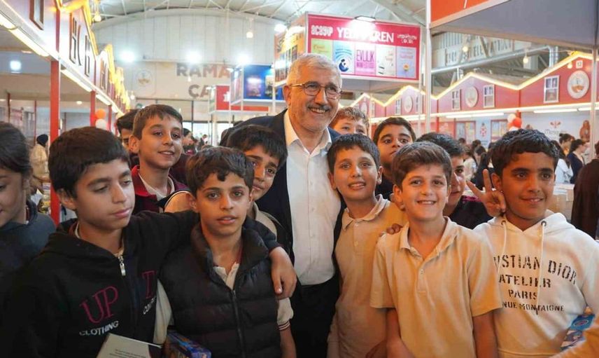 Kahta 2. Kitap Günleri: Gençlerin kitapla buluşma heyecanı devam ediyor