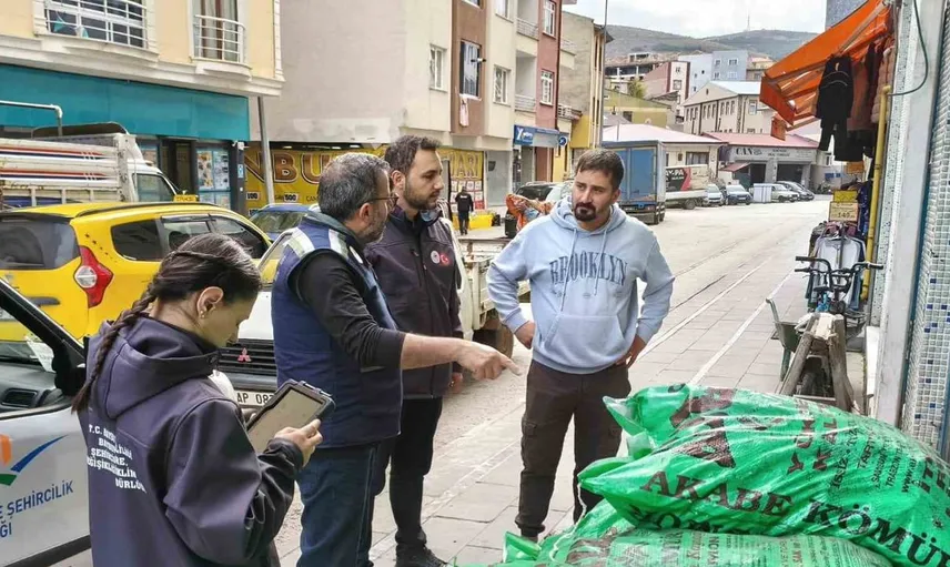 Bayburt’ta kış aylarında hava kalitesini korumak için katı yakıt denetimleri devam ediyor