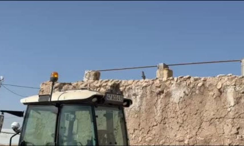 Mardinli çiftçi, kumruyu korumak için traktörünü kullanmıyor