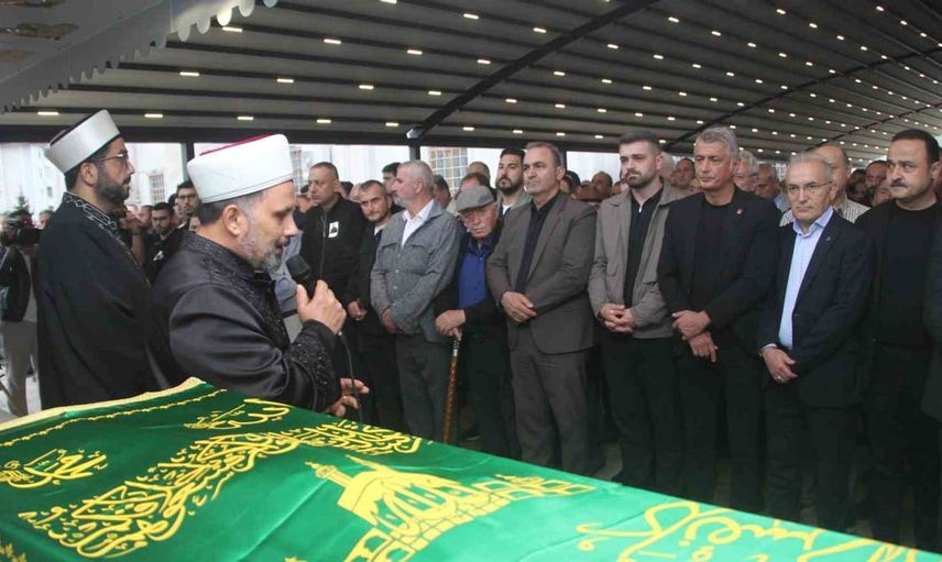Dursun Biran Yılmaz, kazada hayata veda ettiği evlilik yıl dönümünde son yolculuğuna uğurlandı