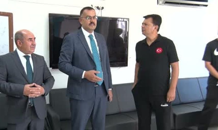 Dart turnuvasında başarı gösteren kız çocukları tebrik edildi