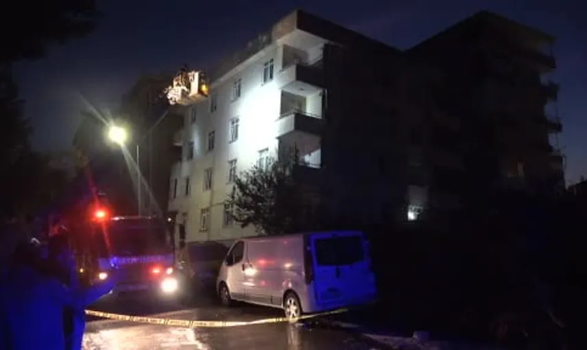 Maltepe'de çökme felaketi: Mahsur kalanlar için tahliye çalışmaları sürüyor