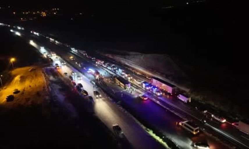 Kırıkkale'de yolcu otobüsü devrildi, 29 kişi yaralandı