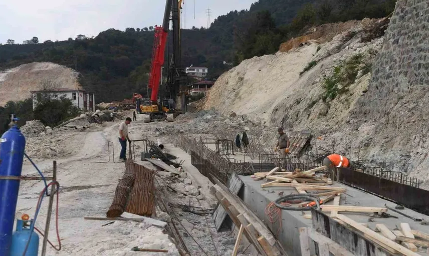 Ünye-Akkuş-Niksar yolu yıl sonuna kadar ulaşıma açılacak