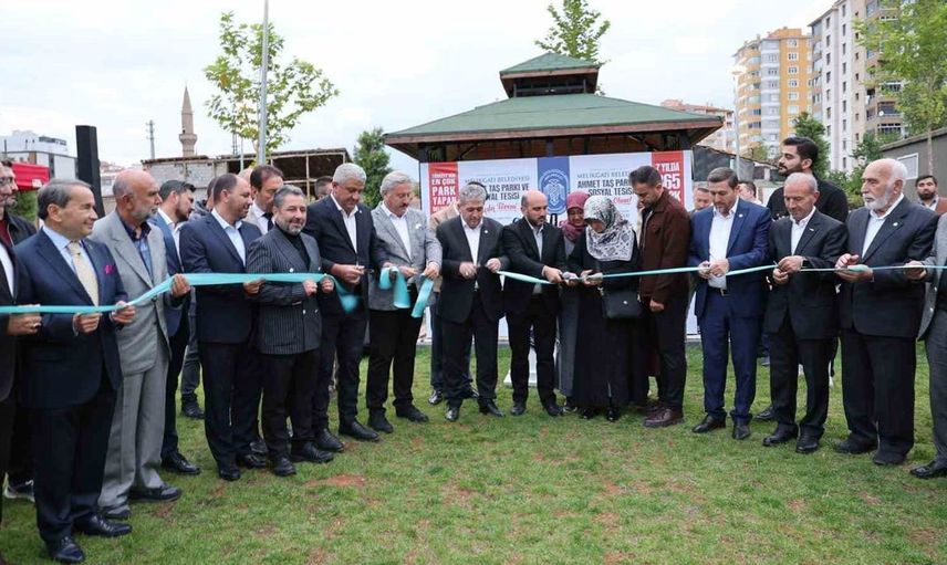 Yeni sosyal tesis Ahmet Taş Parkı, Yıldırım Beyazıt Mahallesi'nde açıldı