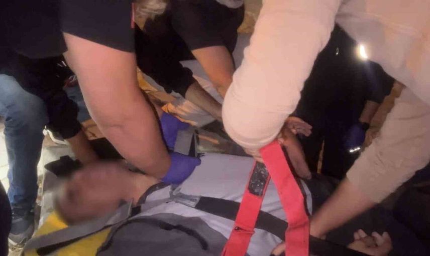 Güvenlik görevlisi, havlayan köpeğin paniğiyle çukura düştü