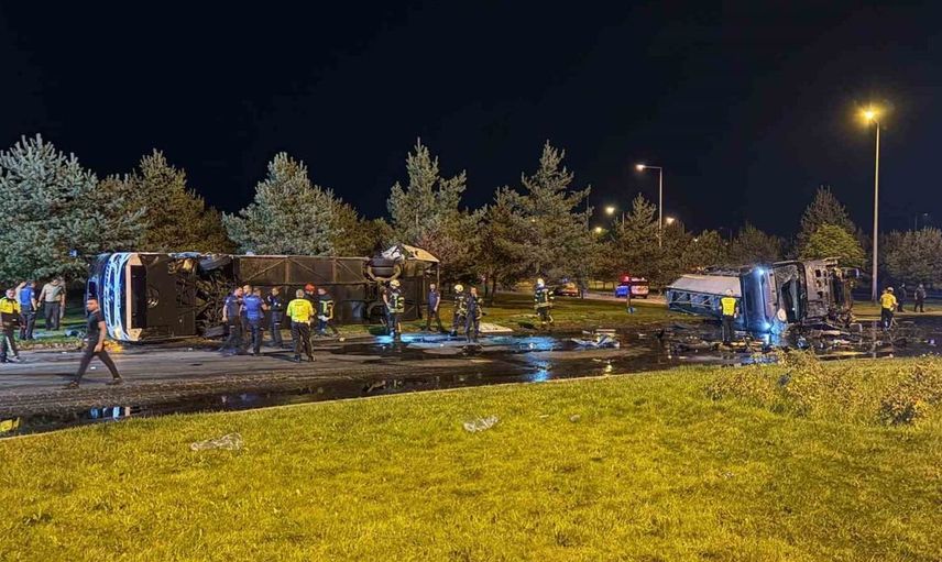 Kayseri'de yolcu otobüsü ile yakıt tankeri çarpıştı: Yaralılar hastaneye kaldırıldı