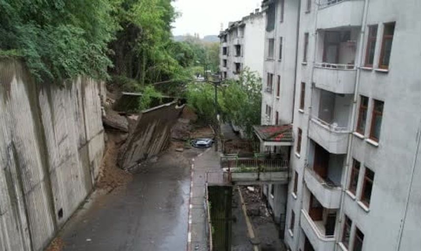 Zonguldak'ta meydana gelen heyelan, 49 dairenin tahliye edilmesine yol açtı