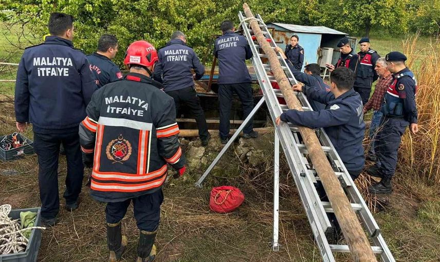 Malatya'da 25 metrelik kuyuya düşen genç ekipler tarafından kurtarıldı