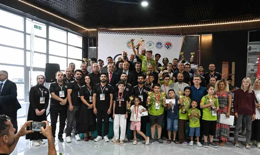 Uluslararası Altın Kayısı Satranç Turnuvası’nda ödüller sahiplerini buldu