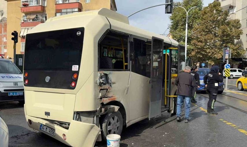 Güngören’de tramvay ile minibüs çarpıştı: 4 yaralı