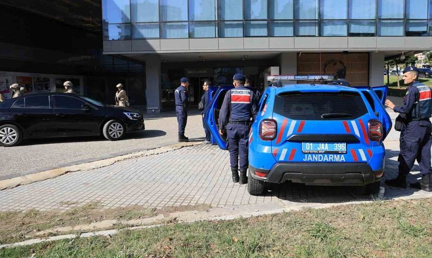 Çukurova Belediyesi'nde usulsüzlük iddialarına yönelik operasyon tamamlandı