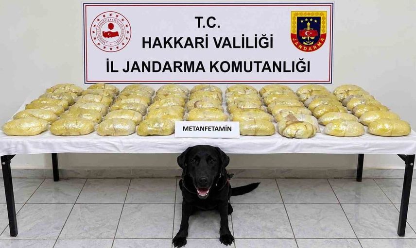 Hakkâri'de uyuşturucu operasyonu: 21 kilo 700 gram metamfetamin ele geçirildi