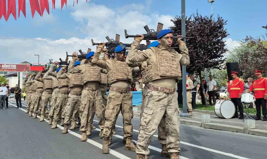 Düzce'de 30 Ağustos Zafer Bayramı coşkuyla kutlandı