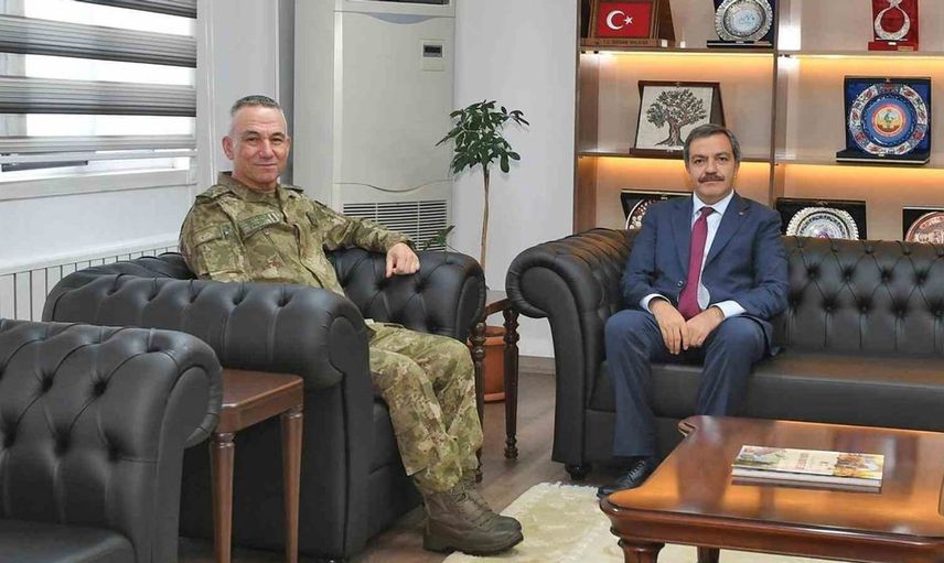 Rektör Bentli, 2. Ordu Komutanı Yaralı’ya tebrik ziyaretinde bulundu