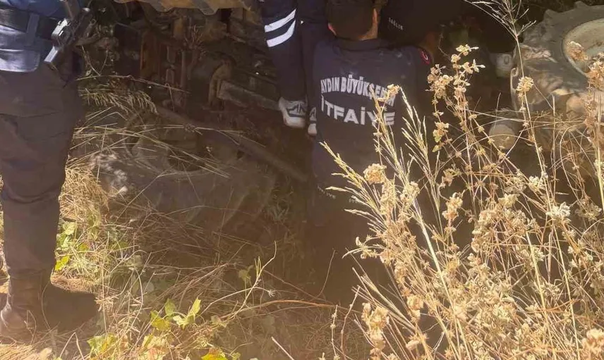 Şarampolde devrilen traktörün sürücüsü itfaiye ekipleri tarafından kurtarıldı