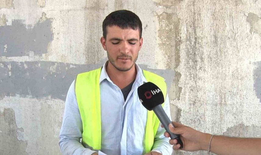 Şanlıurfa'da bir genç, başlık parası için inşaatlarda çalışıyor