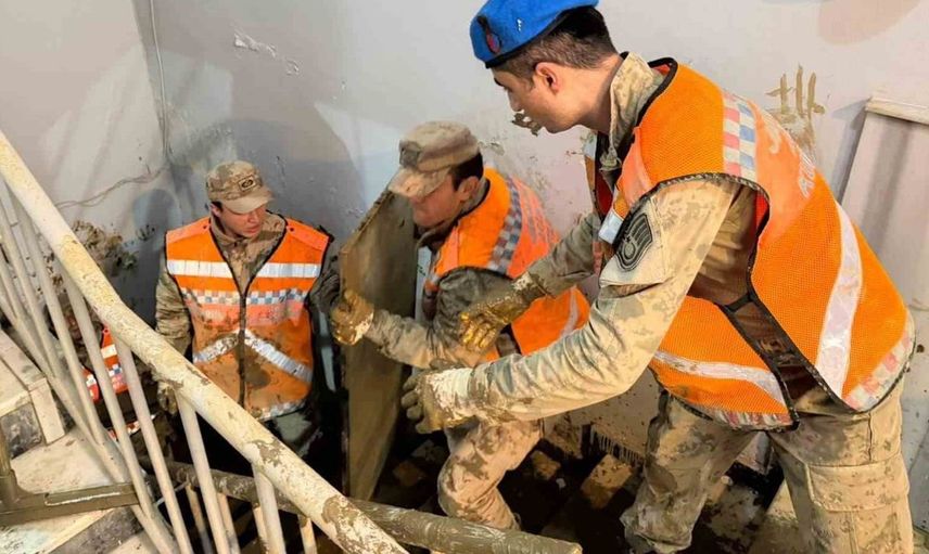 İstanbul'da sel sonrası temizlik seferberliği devam ediyor