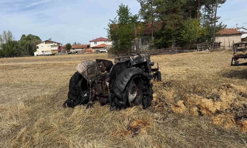 Bolu'da saman yangını: Traktör ve römork kullanılmaz hale geldi