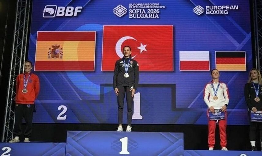 Avrupa Boks Şampiyonası’nda tarih yazan milli boksörlere tebrik