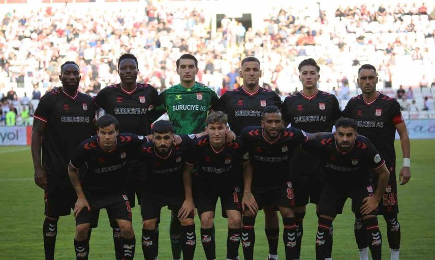 Sivasspor'un dördüncü yaralanması: 4 futbolcu tedavi sürecine başladı