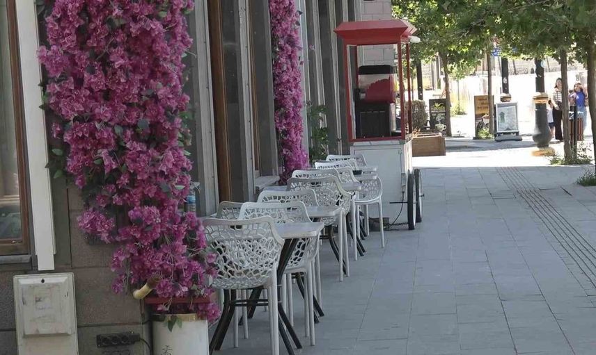 Diyarbakır'da aşırı sıcaklar esnafı etkiliyor