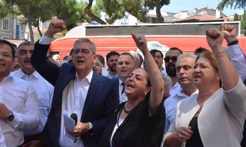 Balıkesir'de CHP'den toplu istifa: 20 ilçe başkanı ve 12 belediye başkanı Yeni Parti'ye geçti