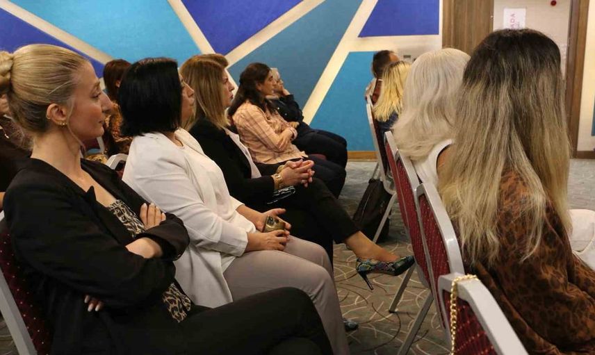 Diyarbakır'da kadınları bilinçlendiren eğitim programı gerçekleştirildi