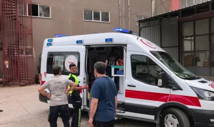 Köpeğe çarpmamak için yaptığı manevra motosiklet sürücüsünü devirdi
