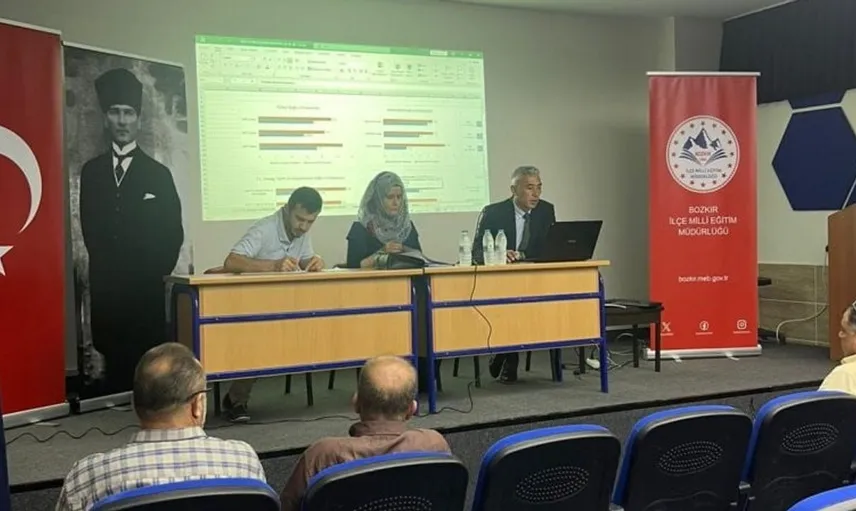 Bozkır'da okul müdürleri eğitim yılına hazırlık için bir araya geldi