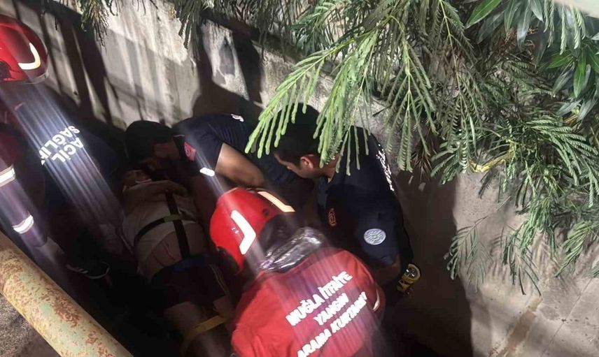 Marmaris'te dereye düşen adam hastaneye kaldırıldı