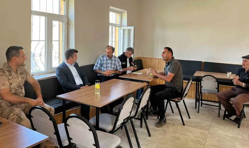 Kaymakam Öztürk köylerde vatandaşlarla buluştu