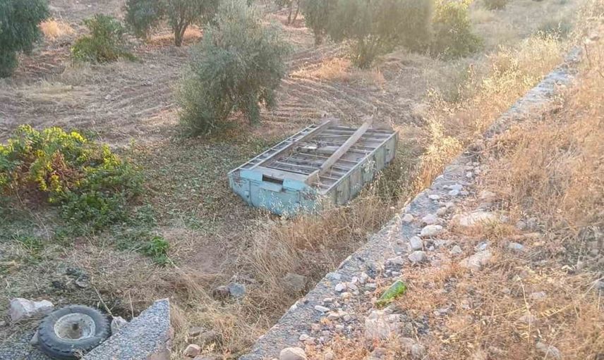 Şanlıurfa'da fıstık yüklü traktör devrildi, sürücü ağır yaralı
