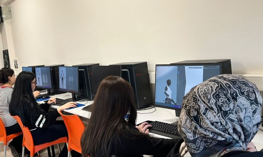 Tokat'ta moda tasarımcılarına dijital dönüşüm üzerine eğitim verildi