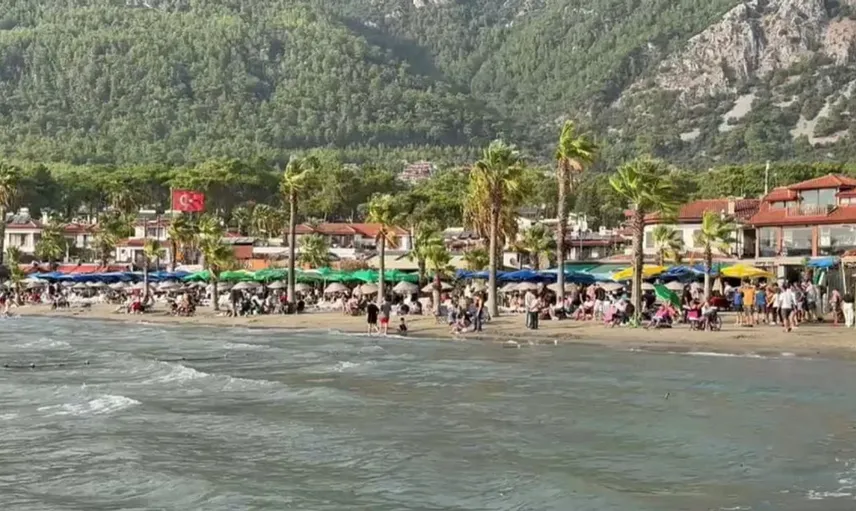 Akyaka'da sonbahar sürprizi: Yaz günlerini aratmayan ziyaretçi yoğunluğu